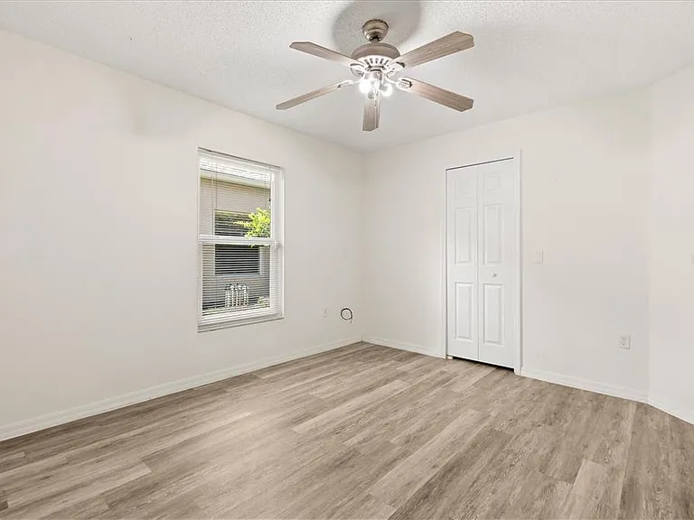 410 Central Mariners Dr — Photo 25