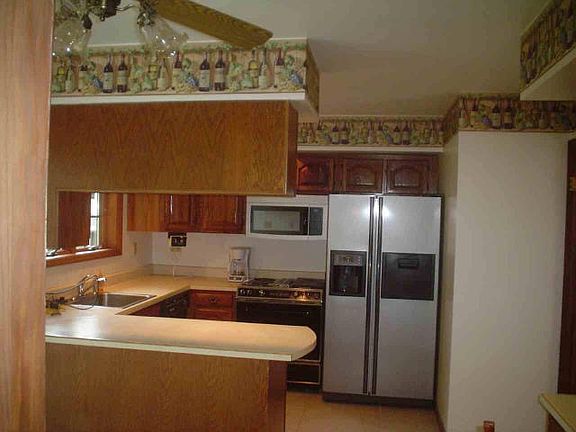 3rd image of 5 Towpath Ln