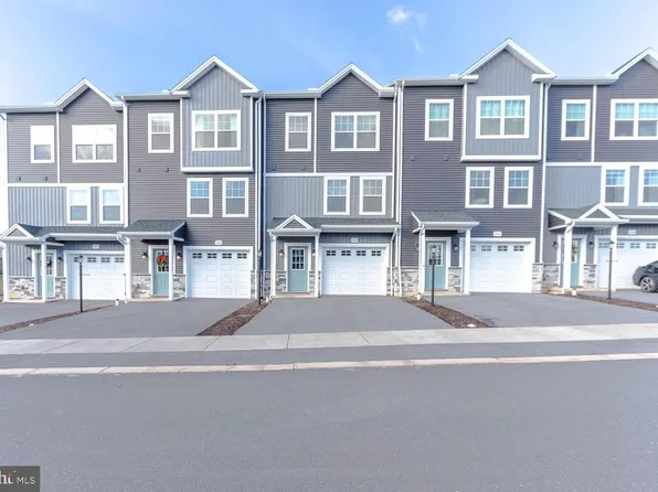 120 Highpoint Park Dr, Bellefonte, PA 16823