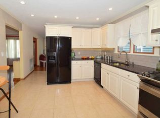 15723 Cross Island Pkwy, Whitestone, NY 11357