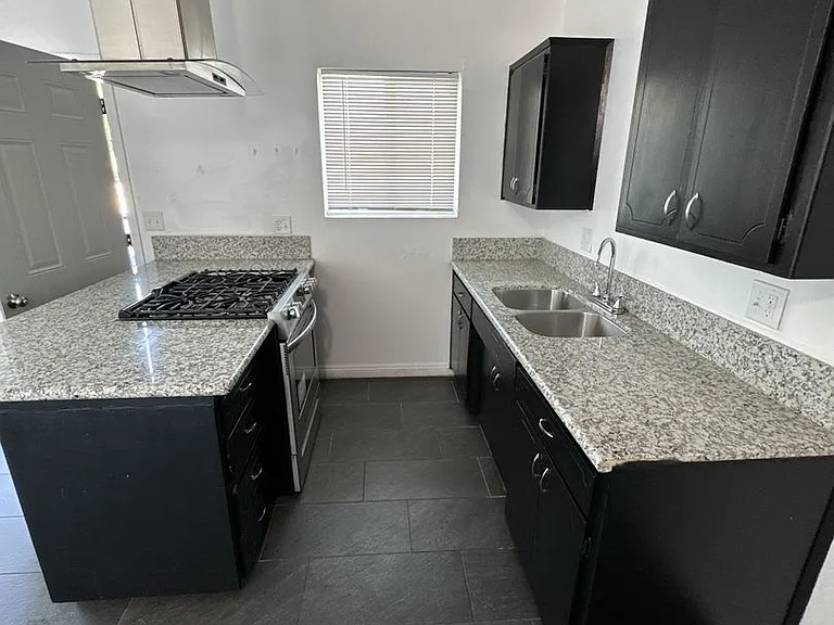 510 N Encina St #A-G — Photo 4