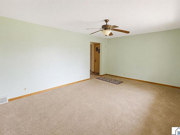 5th image of 504 S Agency St
