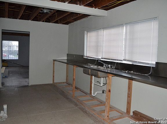 2nd image of 803 Delmar St