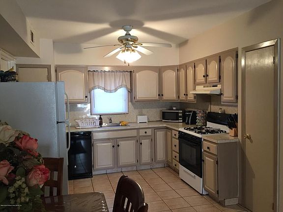 3rd image of 87 Comstock Ave