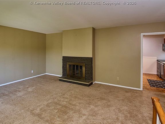 5th image of 212 Branchfield Dr