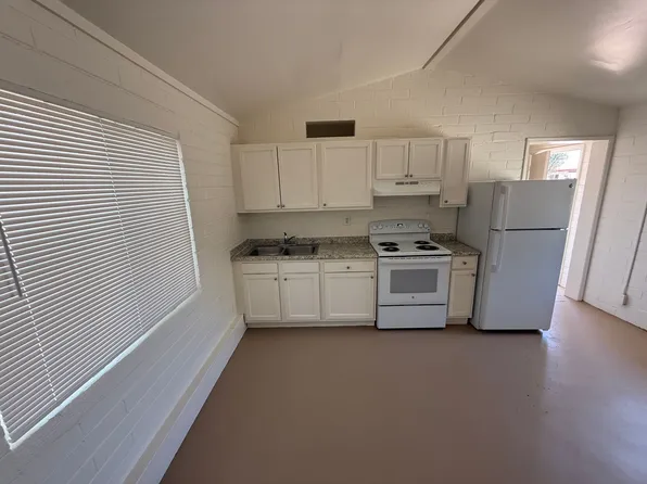 1347 East Benson Highway-Charming Apartments