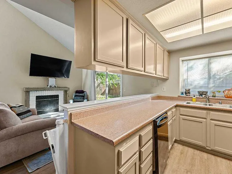 1001 Cirby Oaks Way — Photo 6