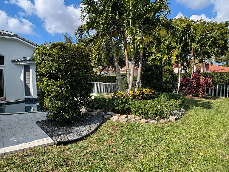 1865 NW 124th Way — Photo 16
