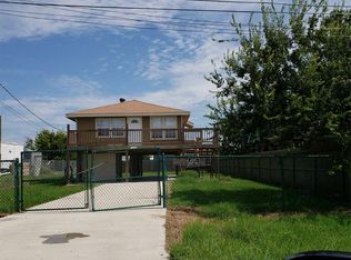 839 18th St, San Leon, TX 77539