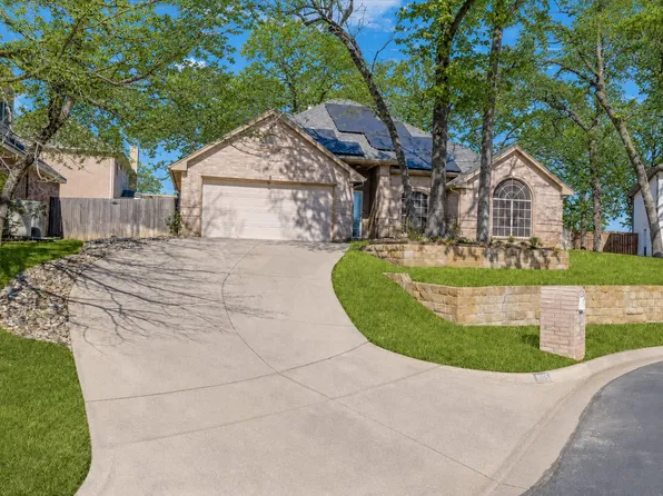 905 Forest Hollow Dr, Hurst, TX 76053