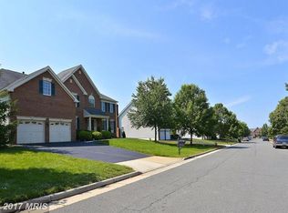 2856 Cherry Branch Ln, Herndon, VA 20171