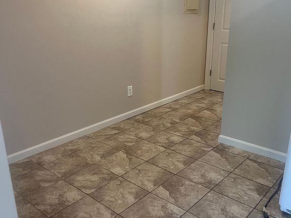2nd image of 401 Walnut St #1