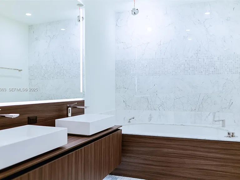 1000 Brickell Plz #Penthouse 5907 — Photo 14