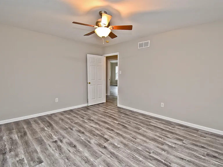 557 Marco Way — Photo 35