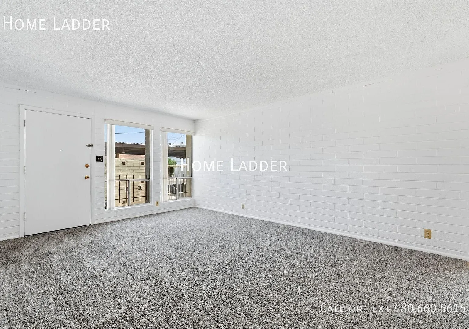 Charming 2-Bedroom 2-Bath Scottsdale Condo Across from Fashion Square! — Photo 3