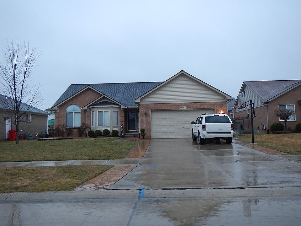 1st image of 52811 Muirfield Dr