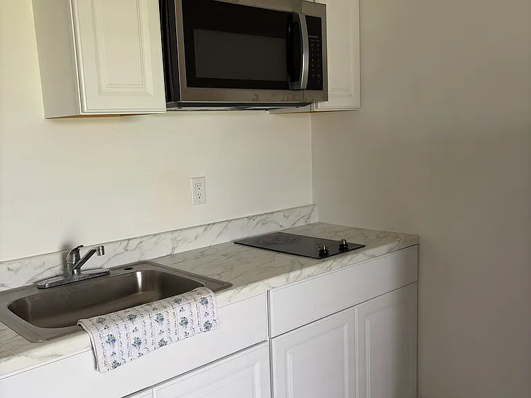 368 Parkdale Blvd — Photo 8
