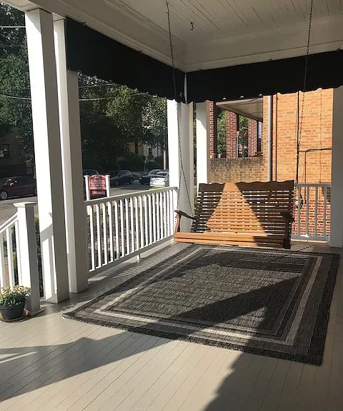 Porch swing