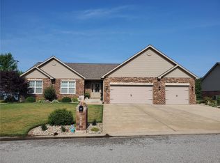 243 Arbor Meadows Ct, Fairview Heights, IL 62208