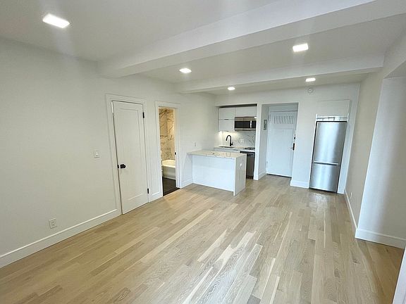 5th image of 5 Tudor City Pl #2280