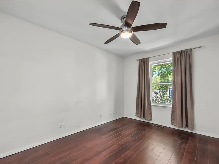 2651 Country Oaks Ct — Photo 9