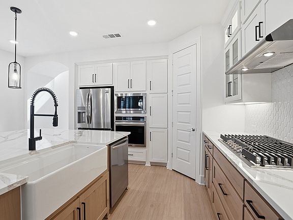 4th image of 1013 Karis Blvd