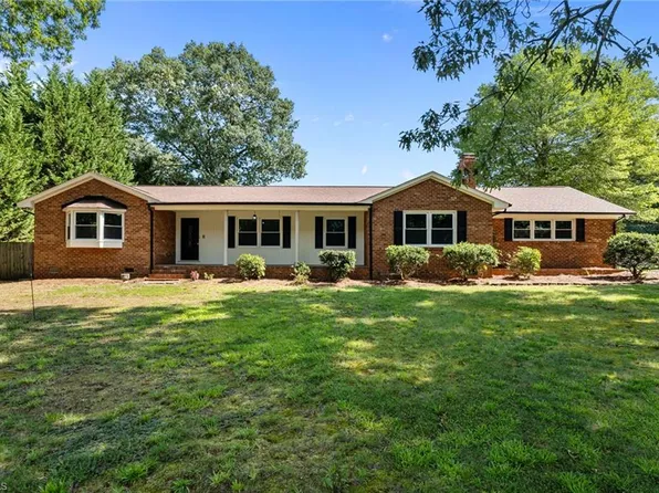 1107 Ferndale Dr, Thomasville, NC 27360