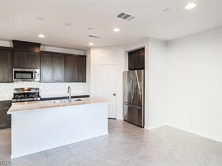 9220 Far Side Ave — Photo 28