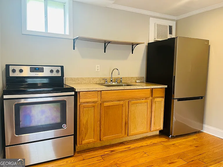 128 S Main Ave #9 — Photo 4