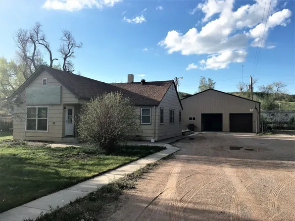 22 Pine St, Wasta, SD 57791