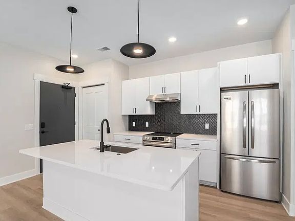 5th image of 3139 Prospect St #310