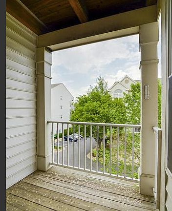 5th image of 4673 Longstreet Ln