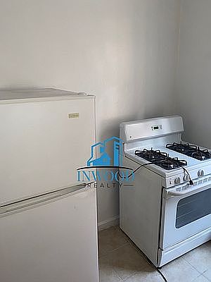4th image of 19 Cumming St APT 2F