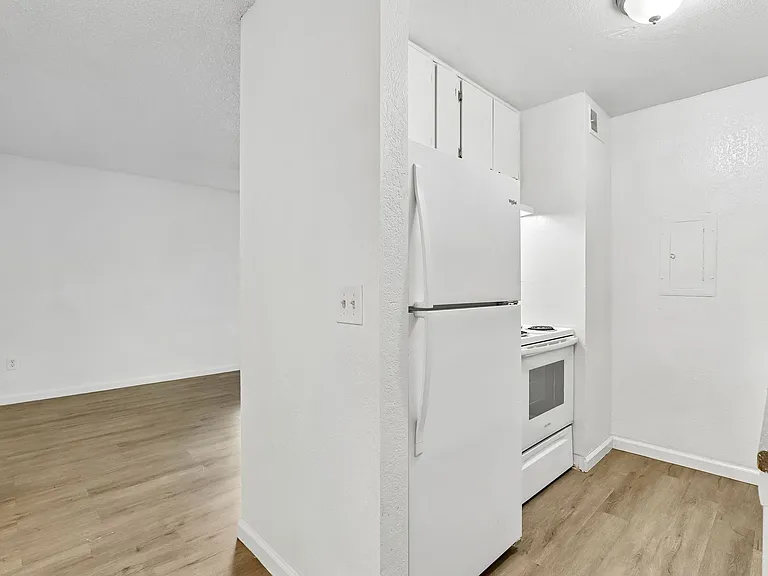 Parkview Village Apartments — Photo 27