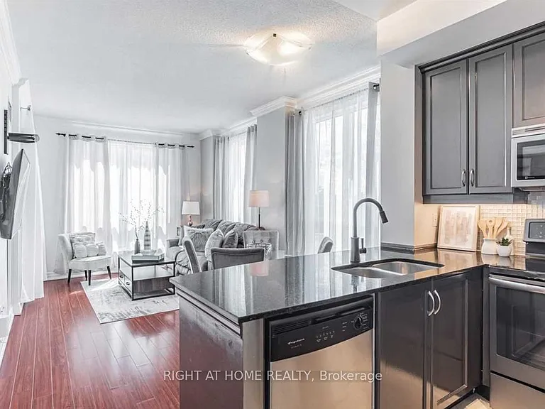 2087 Lake Shore Blvd W #207 — Photo 4
