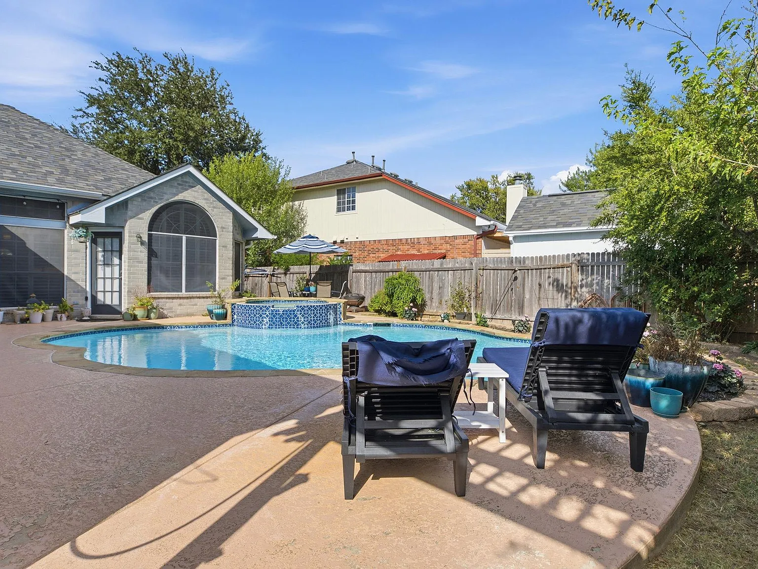 4 bed, 2.0 bath, 2062 sqft, $2,950 — Photo 3