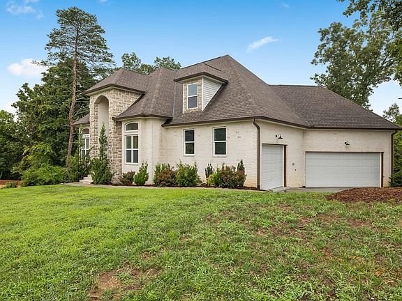 3rd image of 5802 Muirfield Ln