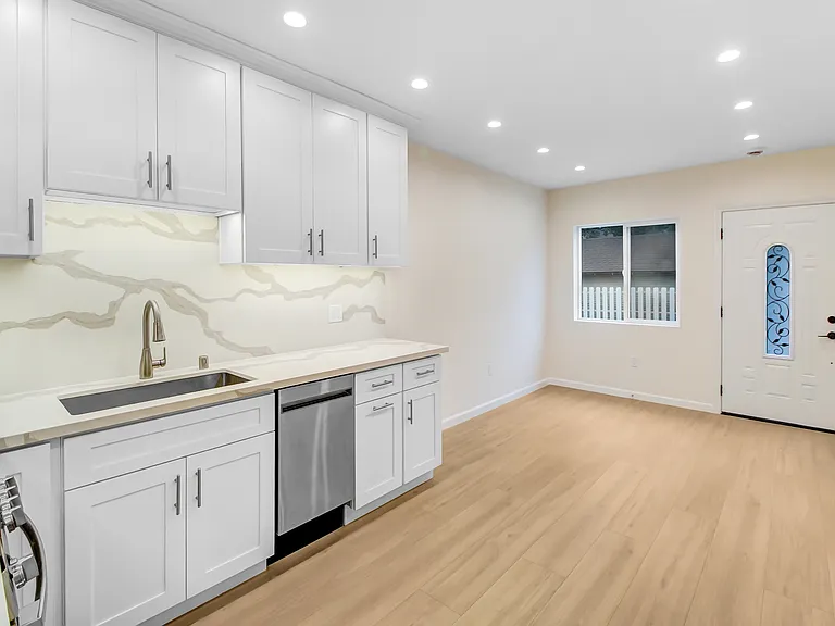 1011 E Angeleno Ave — Photo 11