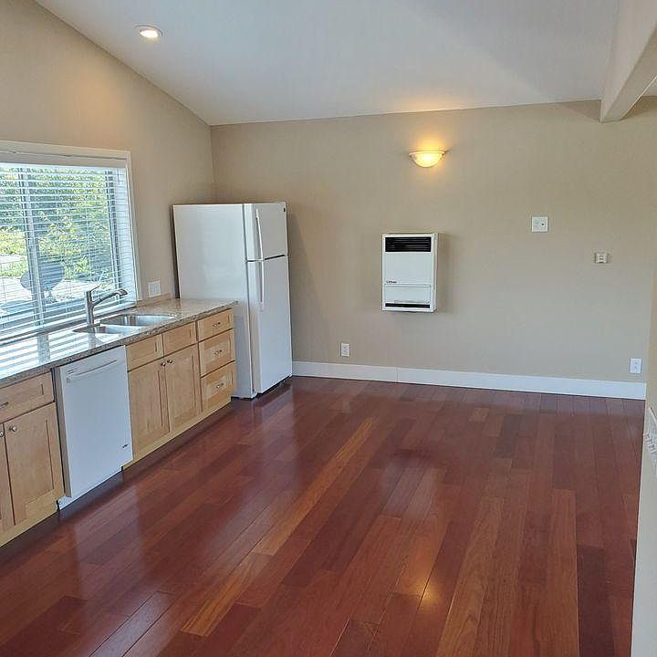 1st image of 230 Orchard Ave