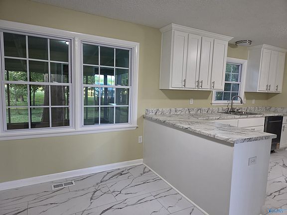 5th image of 850 Ollie Howard Rd