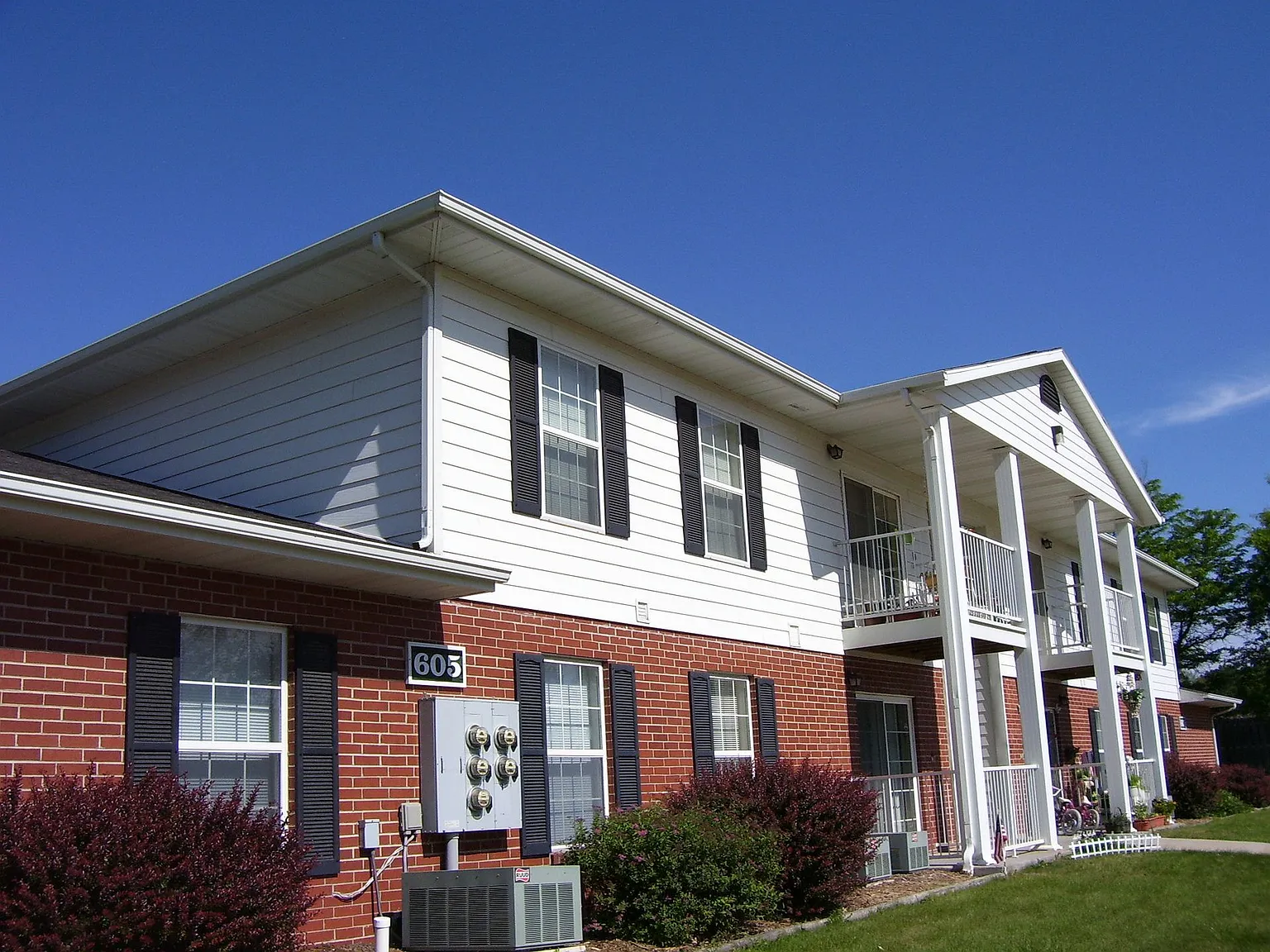 Cameron Villa — Photo 1