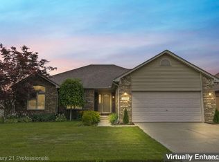 42499 Dharte Ct, Clinton Township, MI 48038