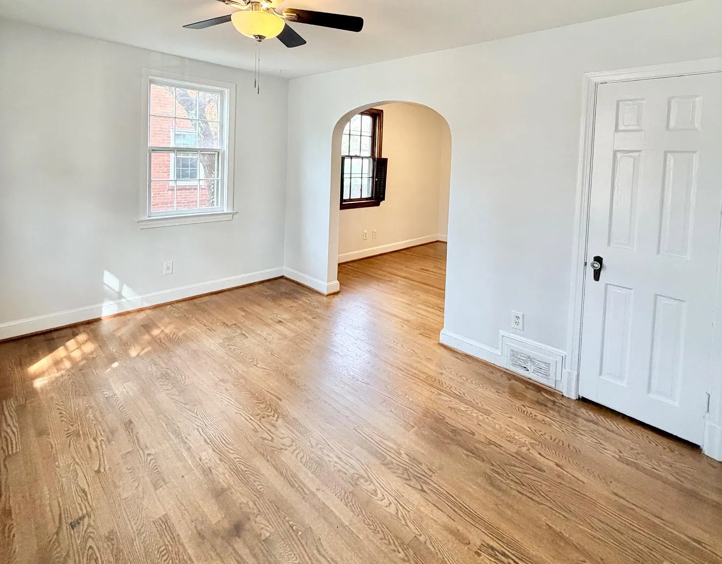 2 bed, 1.0 bath, 910 sqft, $2,650 — Photo 4