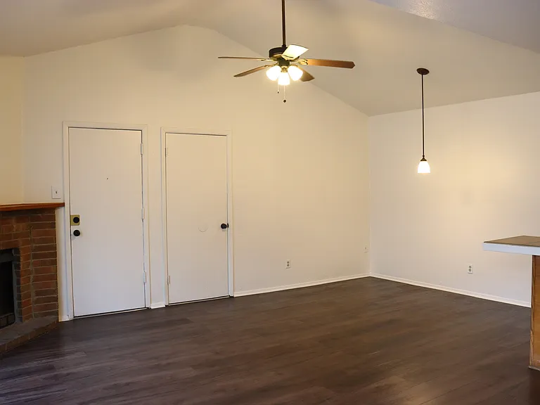 10020 Redondo Dr — Photo 3