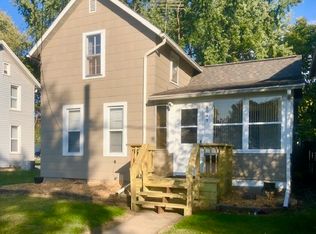 804 1/2 Avenue D, Sterling, IL 61081