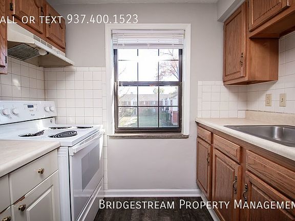 4th image of 556 Wiltshire Blvd #C