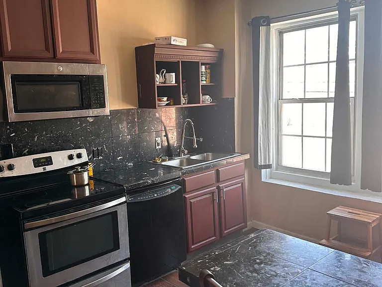 246 N Franklin St — Photo 12