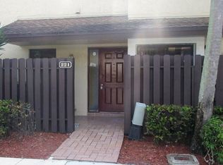 221 SW 96th Ter #221, Pembroke Pines, FL 33025