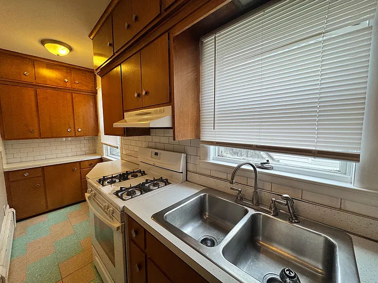 147 Wood St #1 — Photo 13