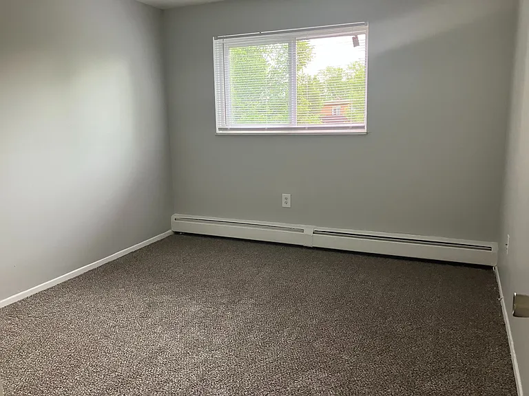 Valley York Apartments — Photo 24